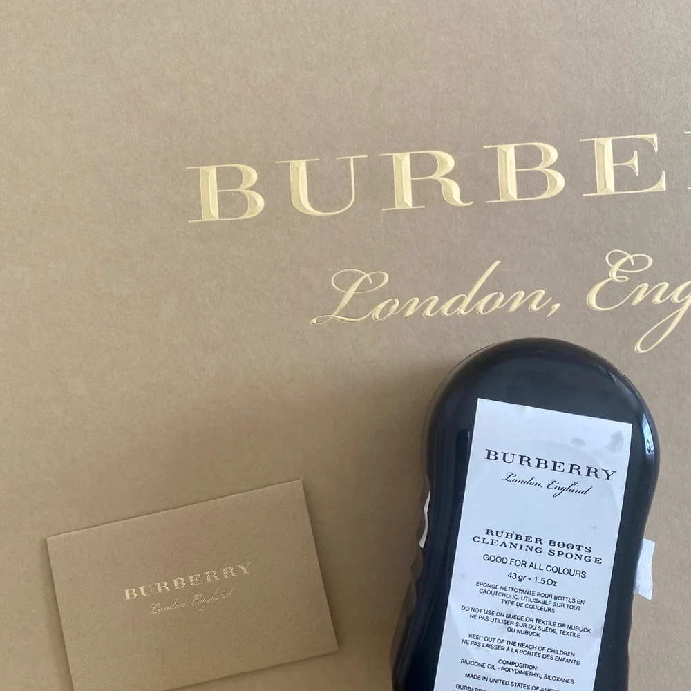 Burberry check rain boot (fits sizes 9-10) - Picture 3 of 13